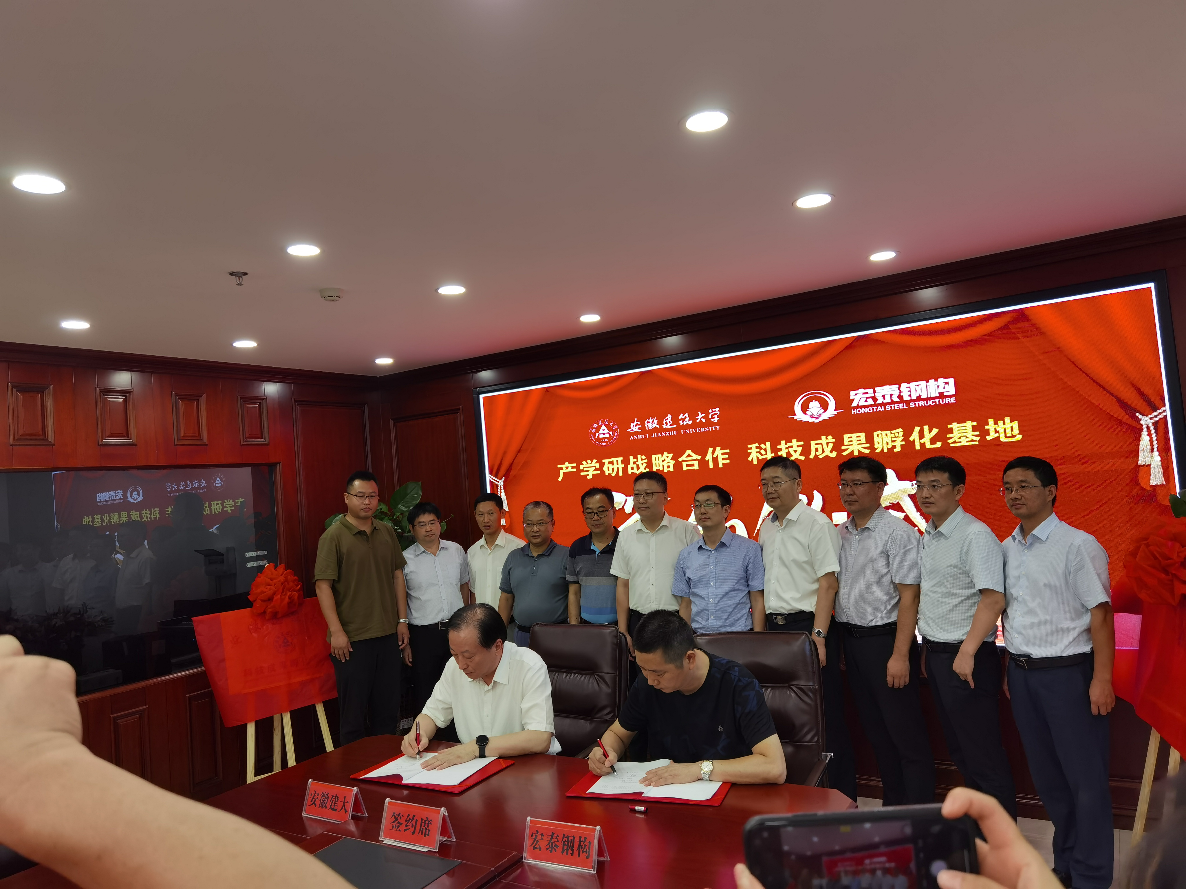 校企合作謀發(fā)展  雙贏(yíng)模式譜新篇
