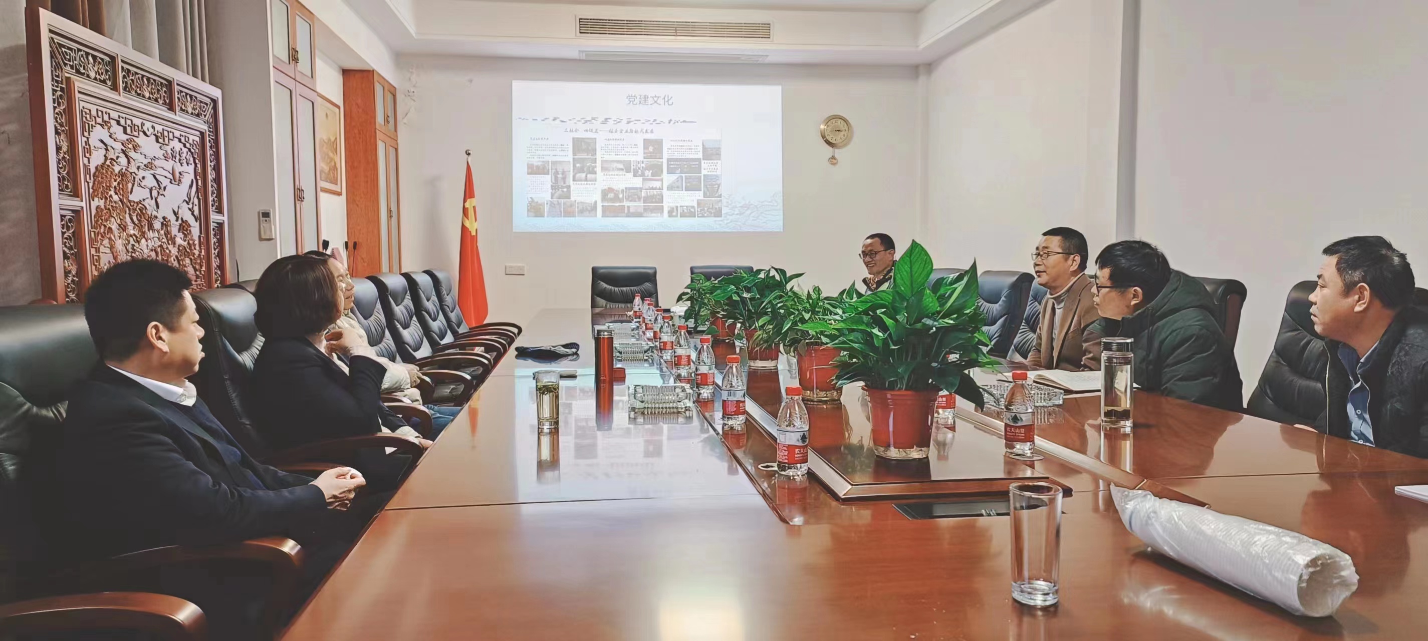 省鋼協(xié)、中建材領(lǐng)導(dǎo)蒞臨宏泰鋼構(gòu)